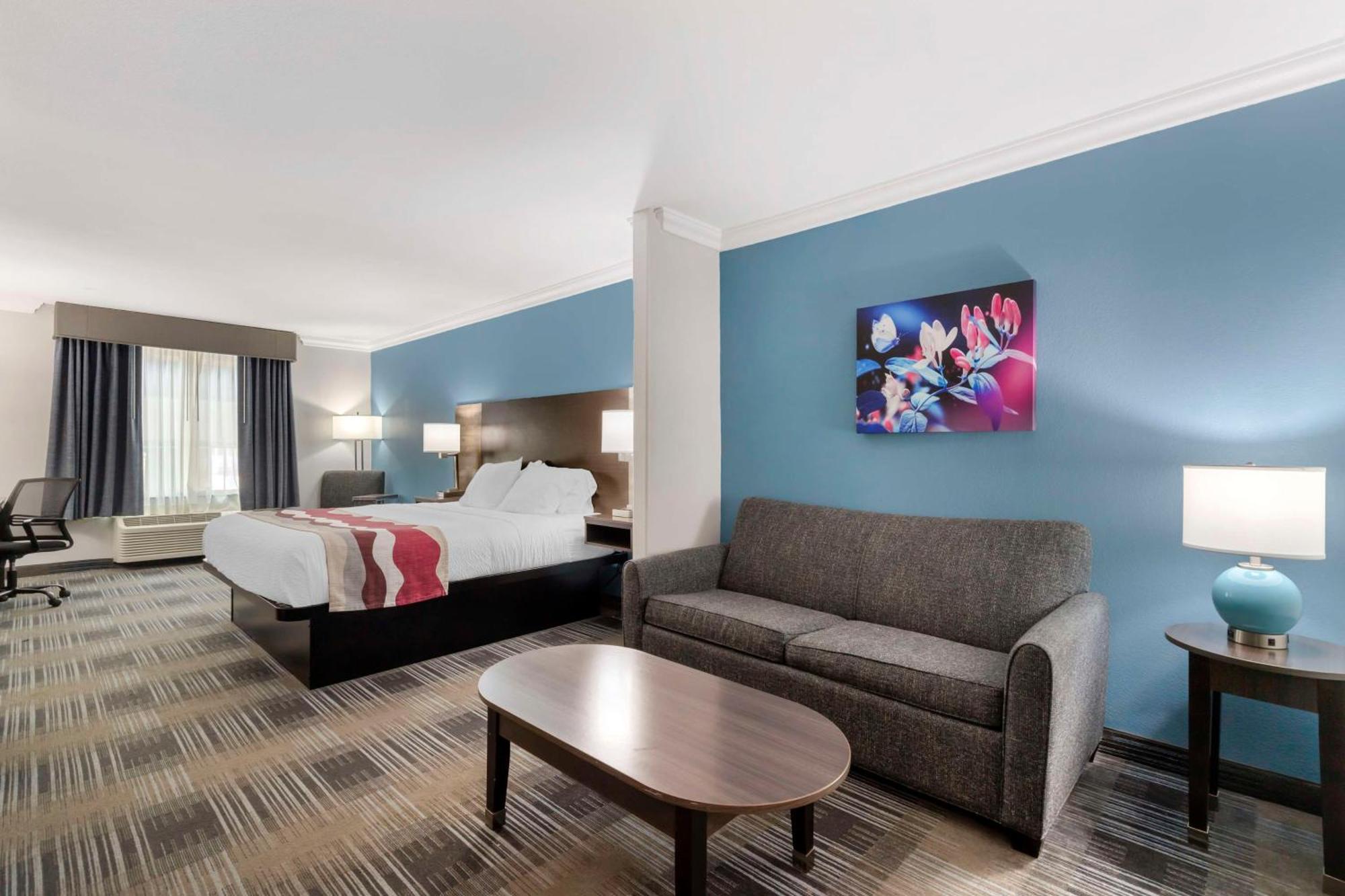 Western Medical Center North & Near Six Flags Hotel 3*